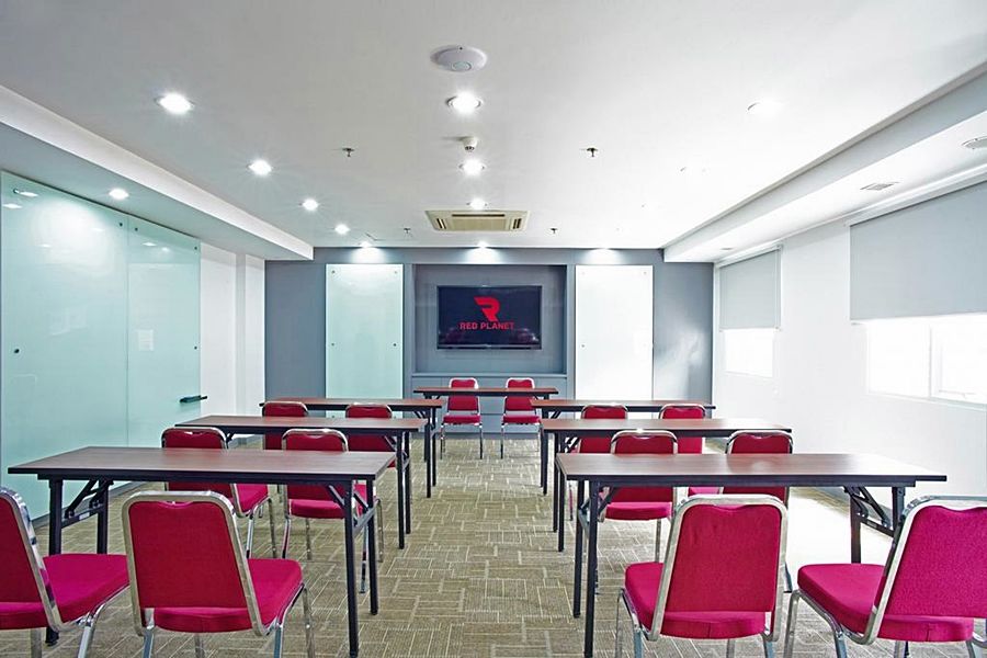 레드 플래닛 베카시 외부 사진